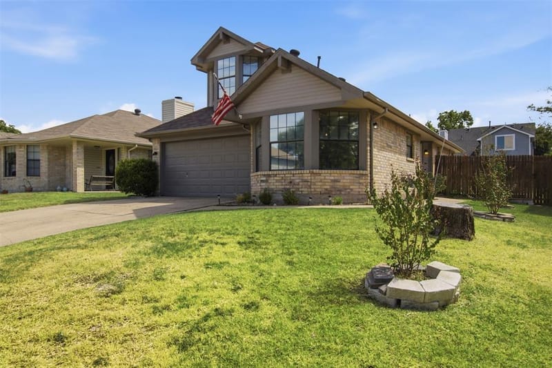 10117 Leatherwood Drive, Fort Worth TX 76108 - Photo 2
