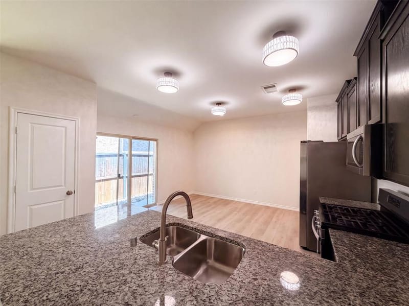 5558 Yarborough Drive, Forney TX 75126 - Photo 2