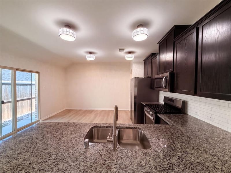 5558 Yarborough Drive, Forney TX 75126 - Photo 9