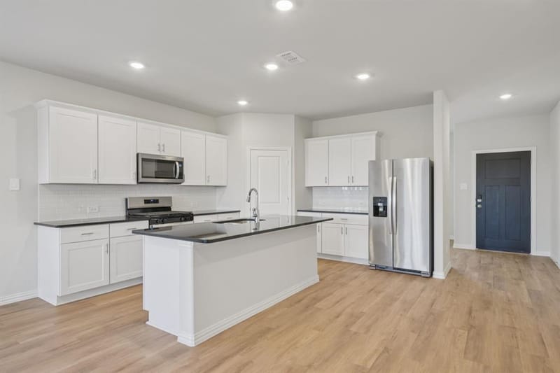 2104 Longchamp Lane, Seagoville TX 75159