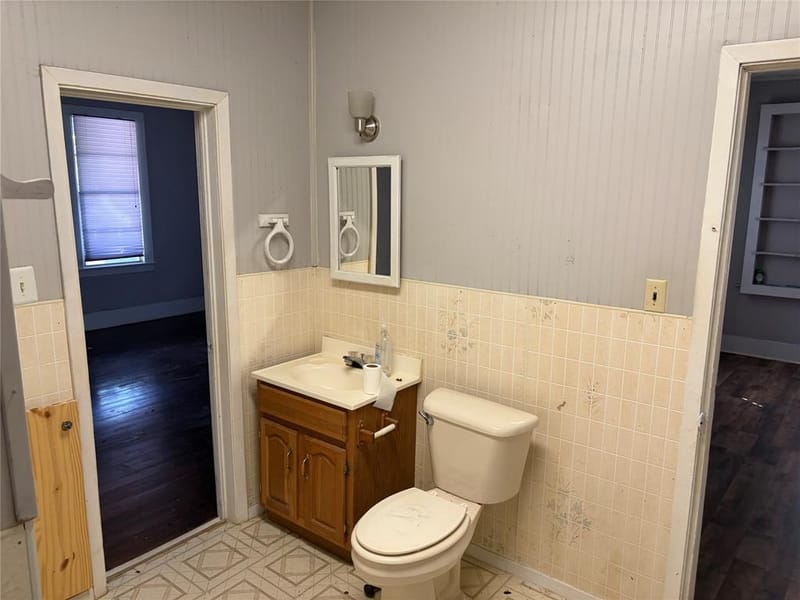 704 W Walcott Avenue, Comanche TX 76442 - Photo 7