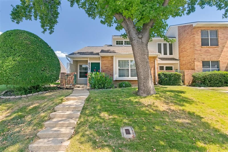 837 Summercreek Drive, Lewisville TX 75067 - Photo 2