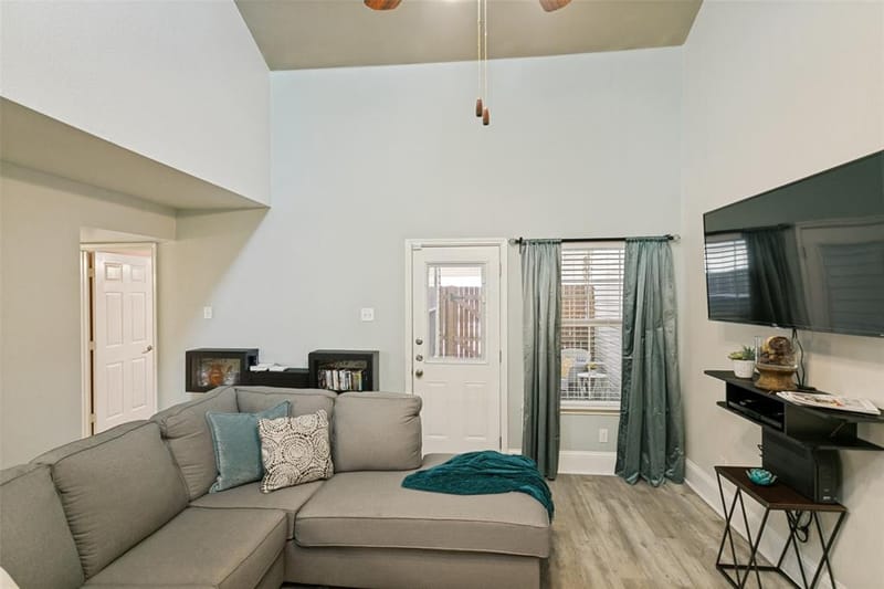 837 Summercreek Drive, Lewisville TX 75067 - Photo 7
