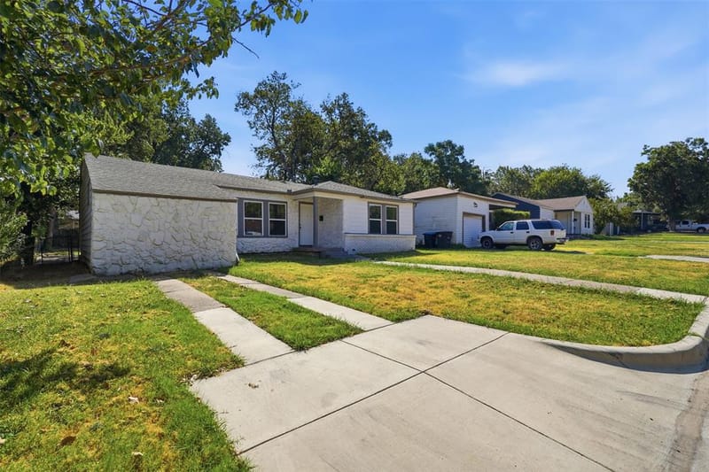 4601 Harwen Terrace, Fort Worth TX 76133 - Photo 3