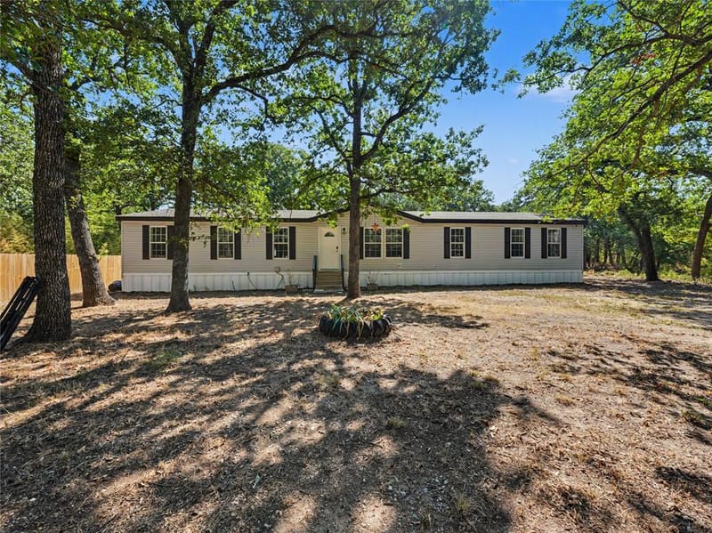 109 Summers Circle, Azle TX 76020 - Photo 2