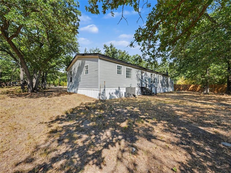 109 Summers Circle, Azle TX 76020 - Photo 3