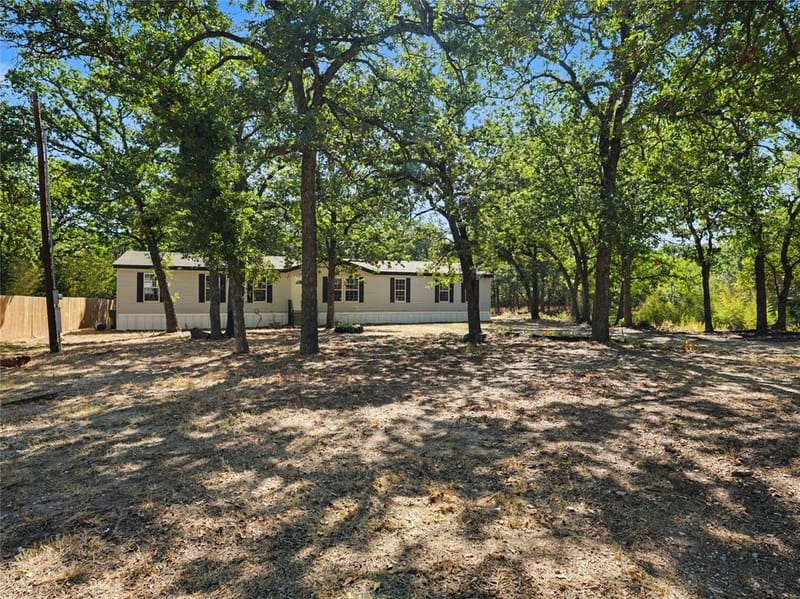 109 Summers Circle, Azle TX 76020