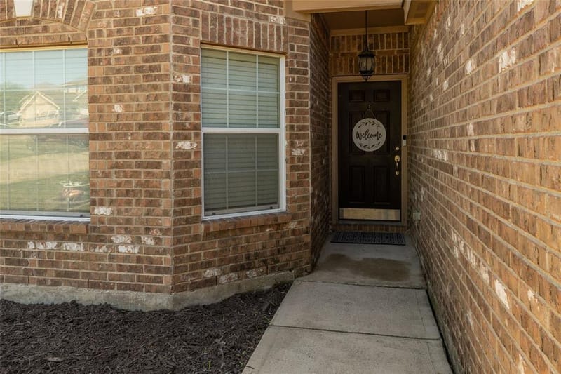 113 Dodge City Court, Newark TX 76071 - Photo 3