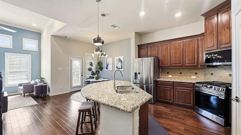 6441 Naples Drive, Irving TX 75039 - Photo 9