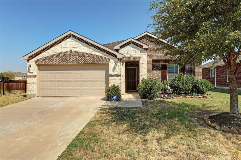 1601 Waggoner Drive, Aubrey TX 76227