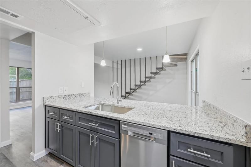 2702 Douglas Avenue # 121, Dallas TX 75219 - Photo 19