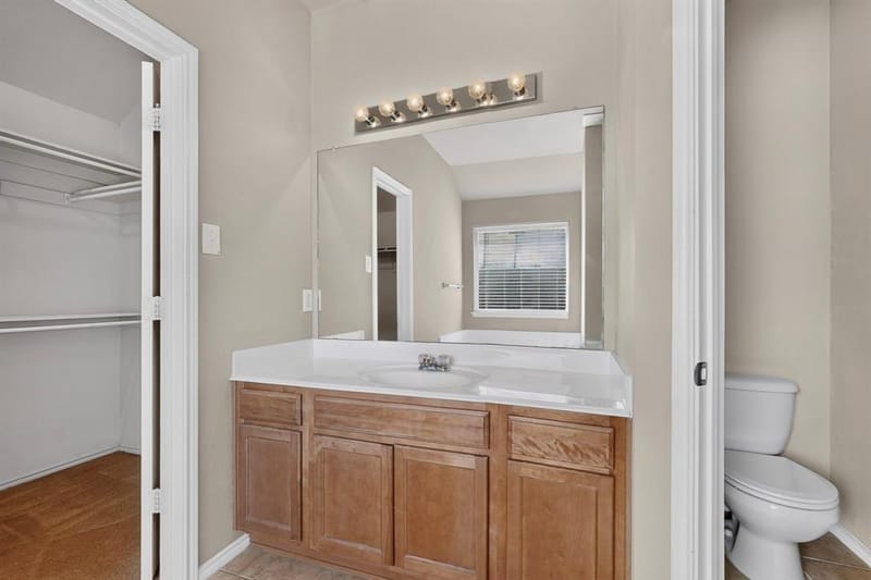 2954 Cowboy Drive, Dallas TX 75237 - Photo 23