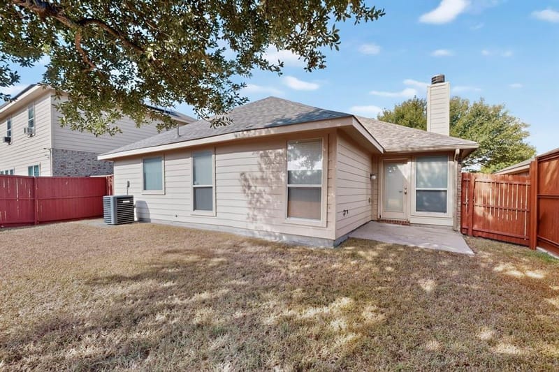 2954 Cowboy Drive, Dallas TX 75237 - Photo 6