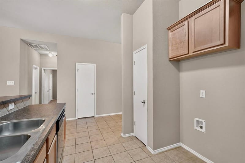 2954 Cowboy Drive, Dallas TX 75237 - Photo 17
