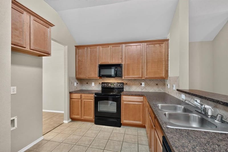 2954 Cowboy Drive, Dallas TX 75237 - Photo 16