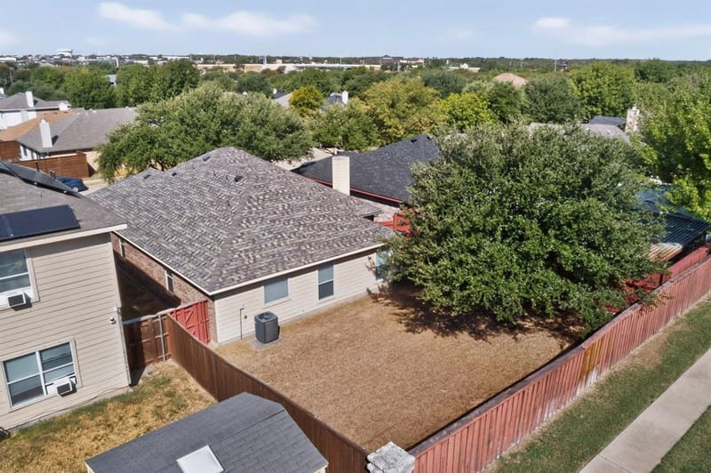 2954 Cowboy Drive, Dallas TX 75237 - Photo 7
