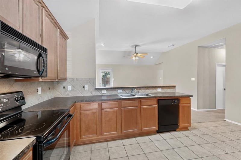 2954 Cowboy Drive, Dallas TX 75237 - Photo 15