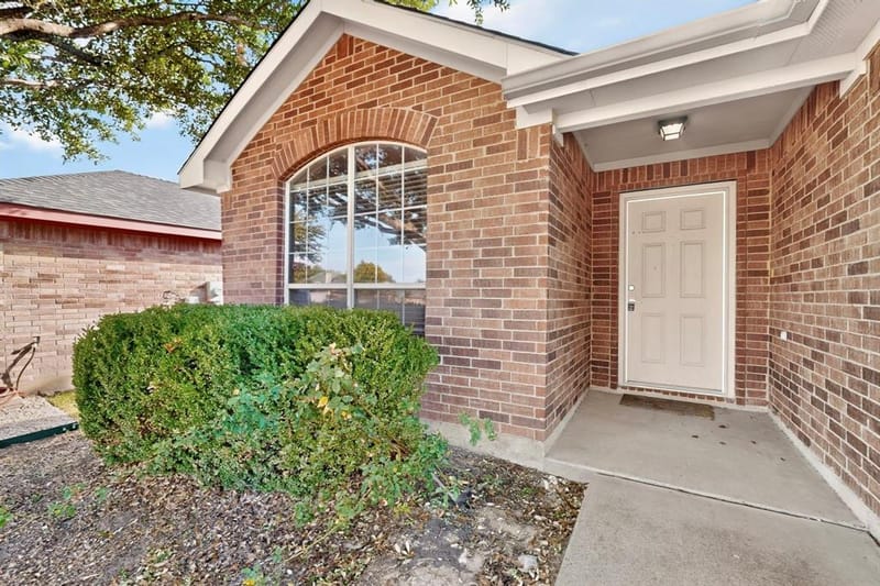 2954 Cowboy Drive, Dallas TX 75237 - Photo 11