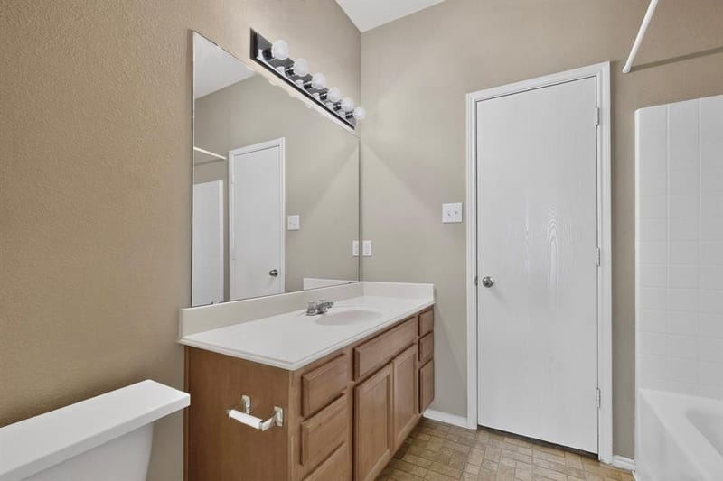 2954 Cowboy Drive, Dallas TX 75237 - Photo 29