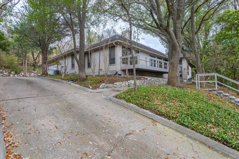 2001 Deepdale Drive, Westover Hills TX 76107 - Photo 4