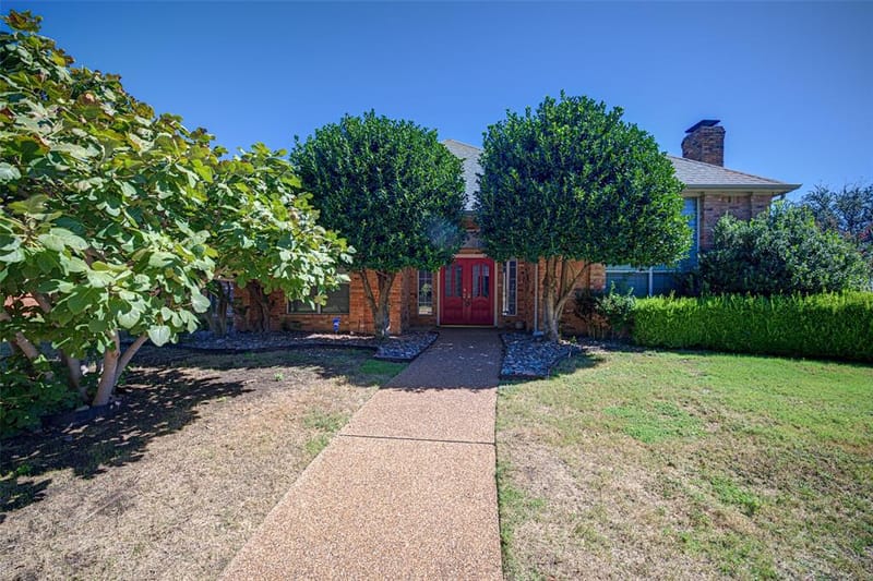 7200 Elmswood Lane, Plano TX 75025 - Photo 2