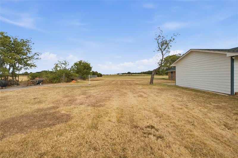 6411 W Line Road, Collinsville TX 76240 - Photo 26