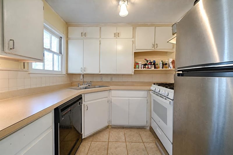 1007 E Russell Avenue, Carrollton TX 75006 - Photo 7
