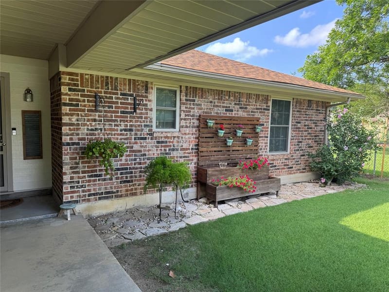 1204 Chester Street, Cleburne TX 76033 - Photo 2