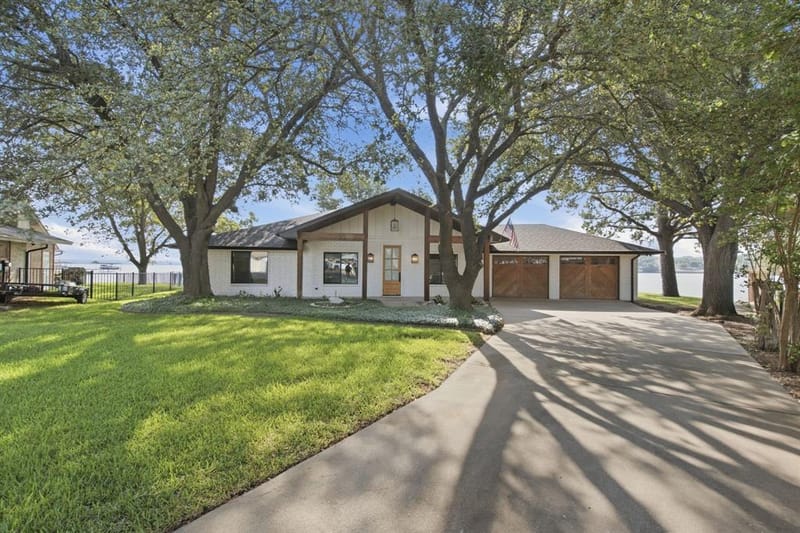4210 Bar Harbor Court, Granbury TX 76049 - Photo 6