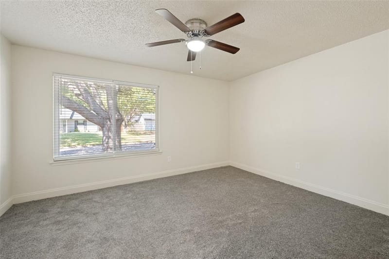 6107 Yorkford Drive, Arlington TX 76001 - Photo 12