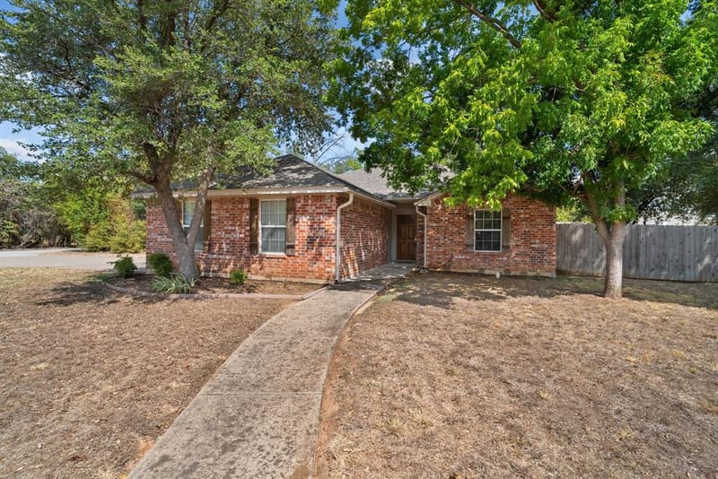 130 Deanna Lane, Weatherford TX 76087