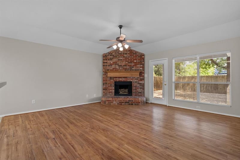 130 Deanna Lane, Weatherford TX 76087 - Photo 4