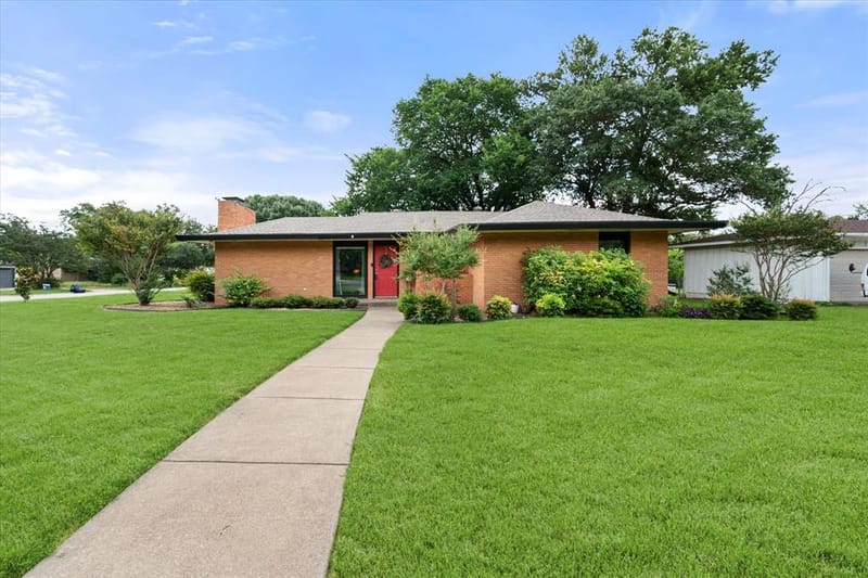 4001 Trail Lake Drive, Fort Worth TX 76109 - Photo 2