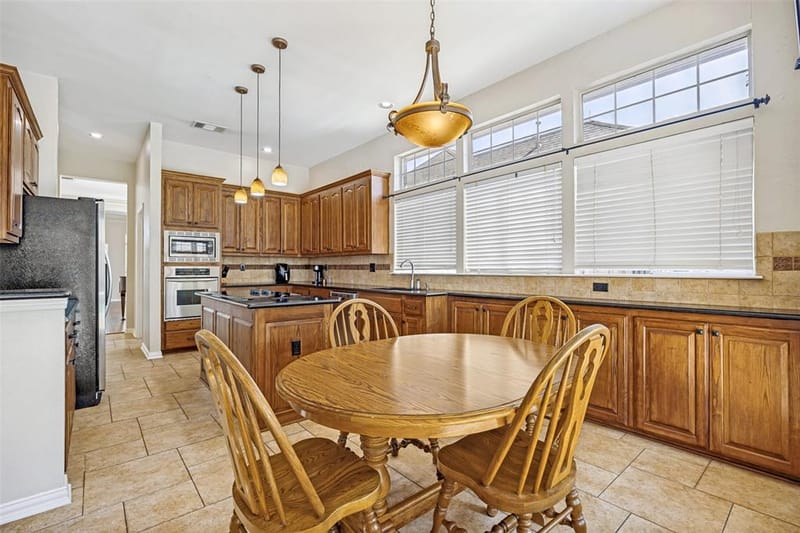 821 Shorewood Drive, Coppell TX 75019 - Photo 9