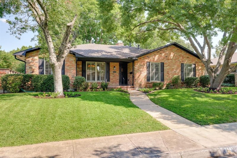 7441 Alto Caro Drive, Dallas TX 75248 - Photo 2