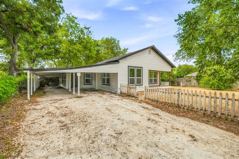 403 N Gaither Street, Glen Rose TX 76043 - Photo 4