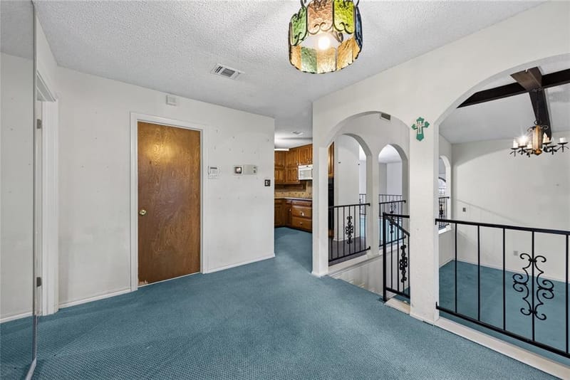 908 Chestnut Drive, Arlington TX 76012 - Photo 12