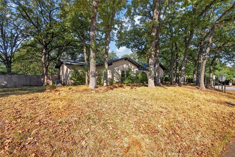 908 Chestnut Drive, Arlington TX 76012 - Photo 37
