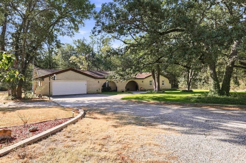 2126 County Road 1450, Bonham TX 75418