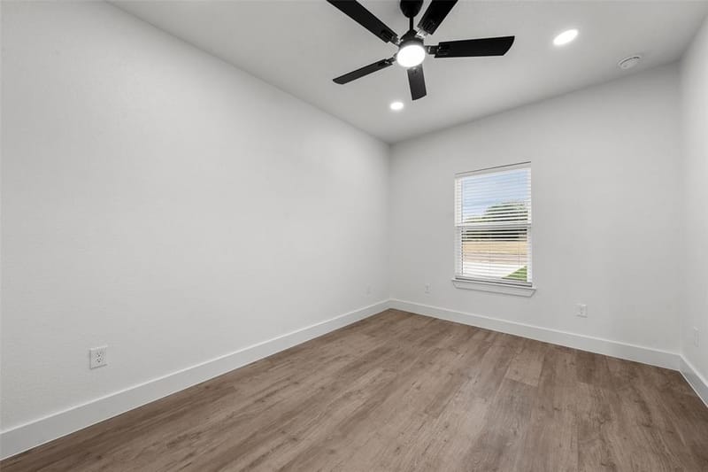 300 Johnson Street, McGregor TX 76657 - Photo 12