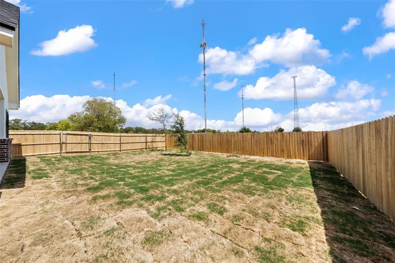 300 Johnson Street, McGregor TX 76657 - Photo 15