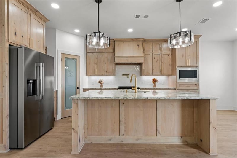 300 Johnson Street, McGregor TX 76657 - Photo 4