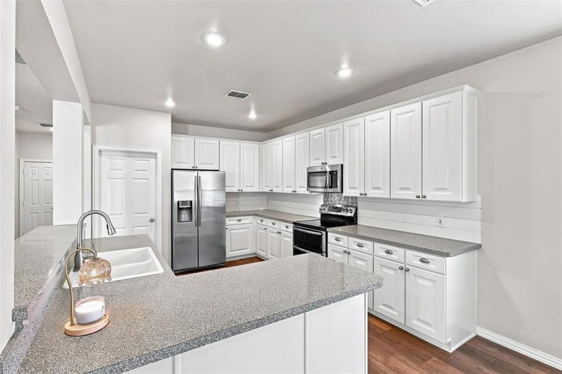 10124 Cedar Lake Drive, Providence Village TX 76227 - Photo 11