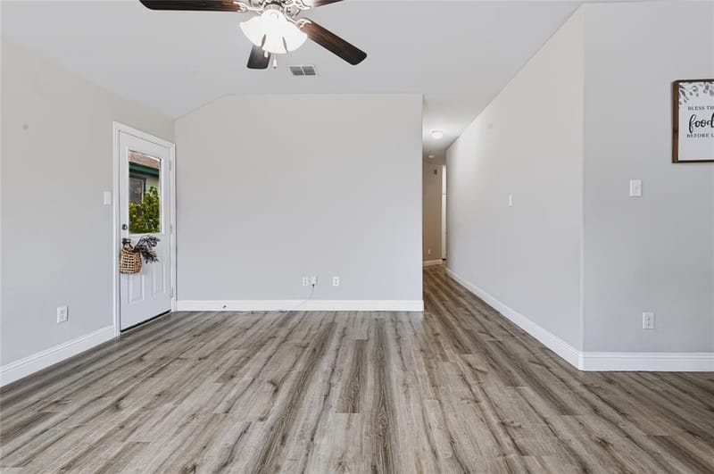 1005 E Harvey Avenue, Fort Worth TX 76104 - Photo 8