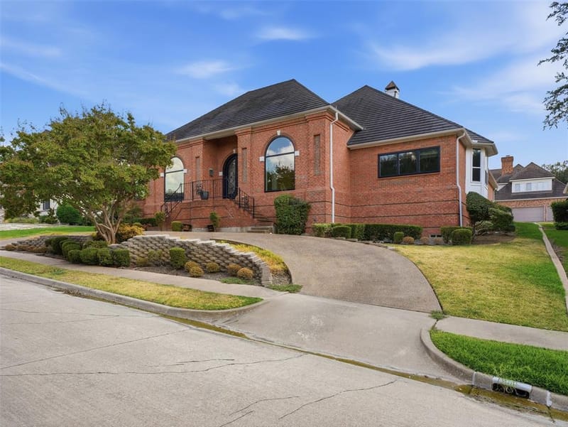 1700 Dowling Drive, Irving TX 75038 - Photo 2