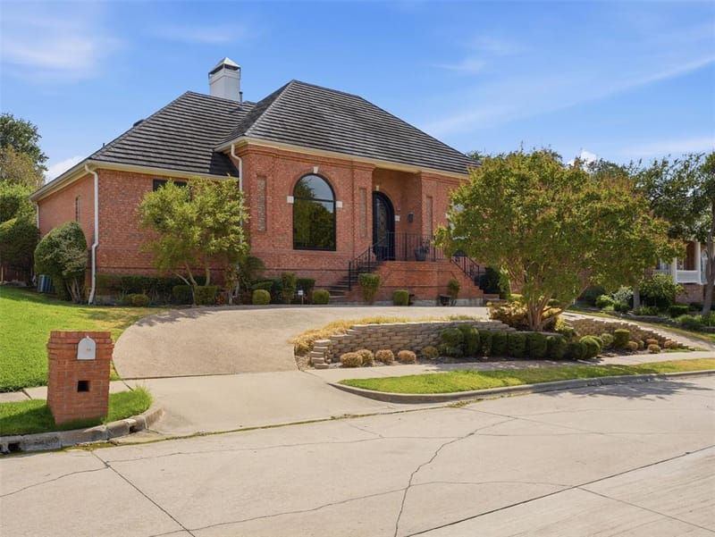 1700 Dowling Drive, Irving TX 75038 - Photo 3