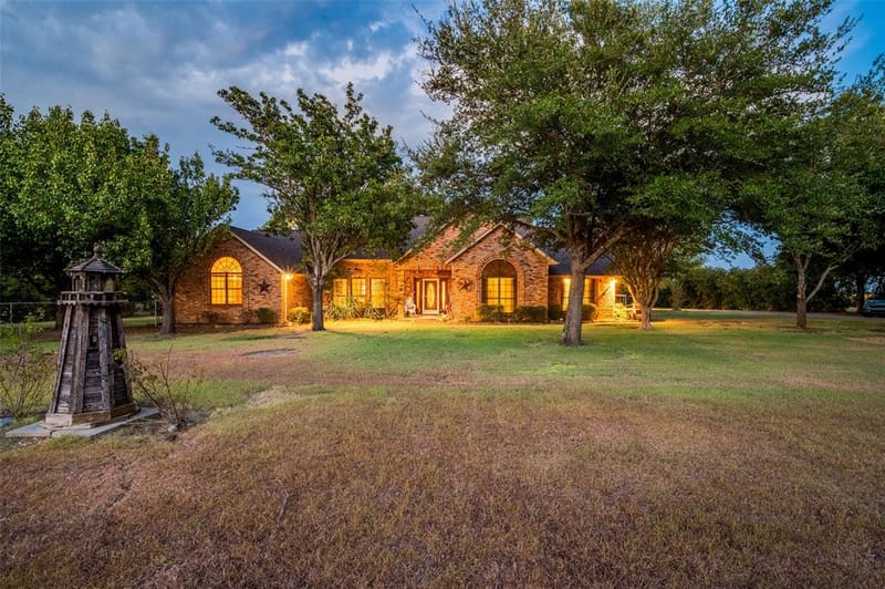 611 Combine Road, Seagoville TX 75159