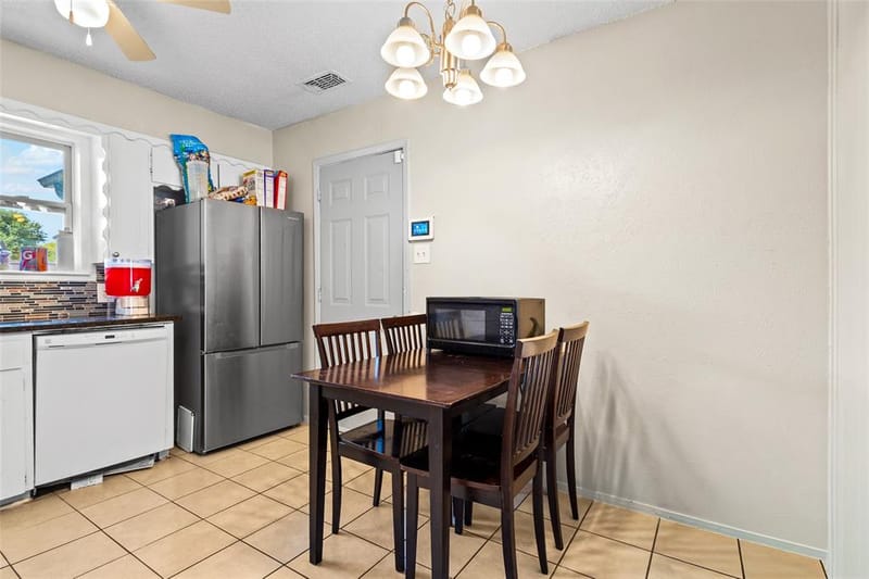 6428 N Stardust Drive, Watauga TX 76148 - Photo 7