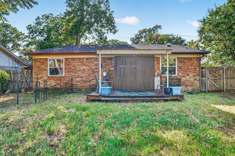 209 S Scott Street, Burleson TX 76028 - Photo 18