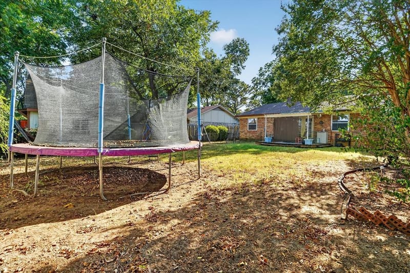 209 S Scott Street, Burleson TX 76028 - Photo 19